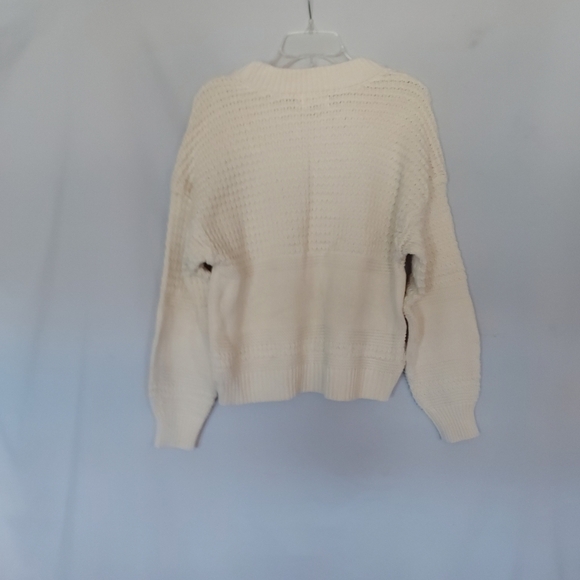 Womans Ivory Sweater - Picture 4 of 5